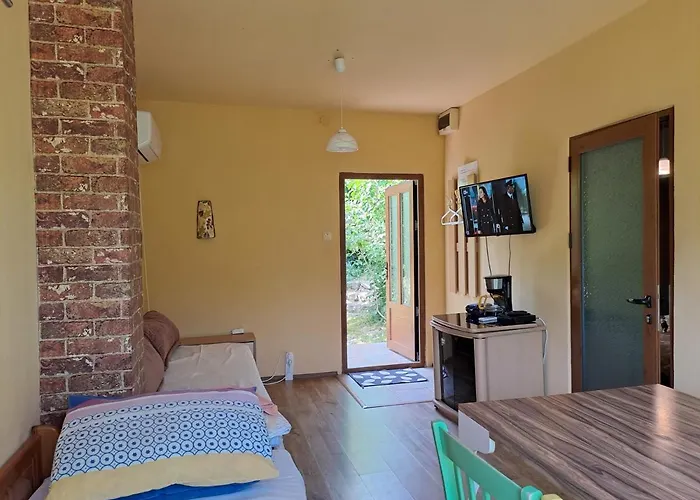 Yellow Fani Szinemorec