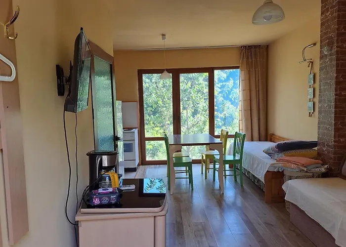 Yellow Fani Szinemorec